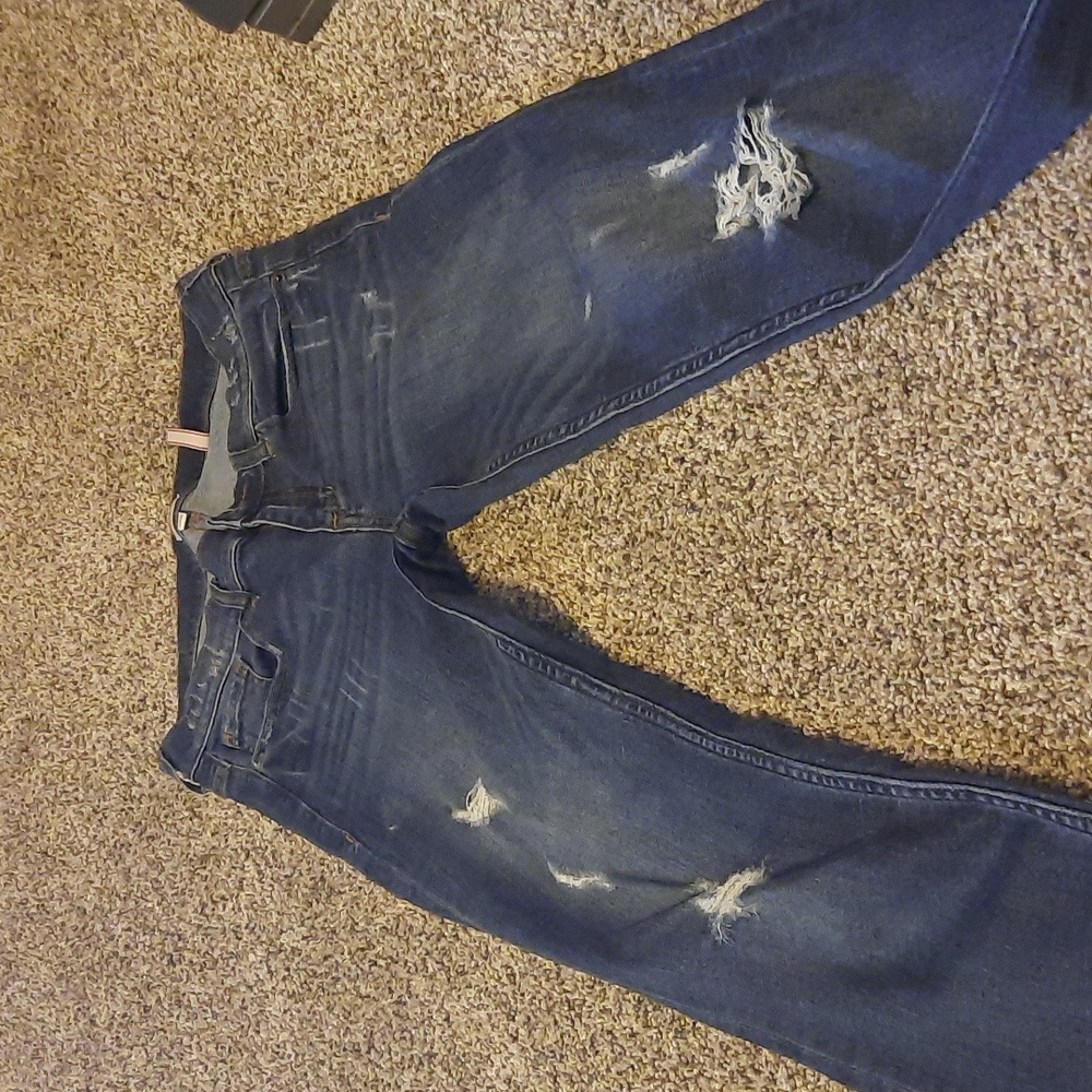Stretchy denim boyfriend jeans.